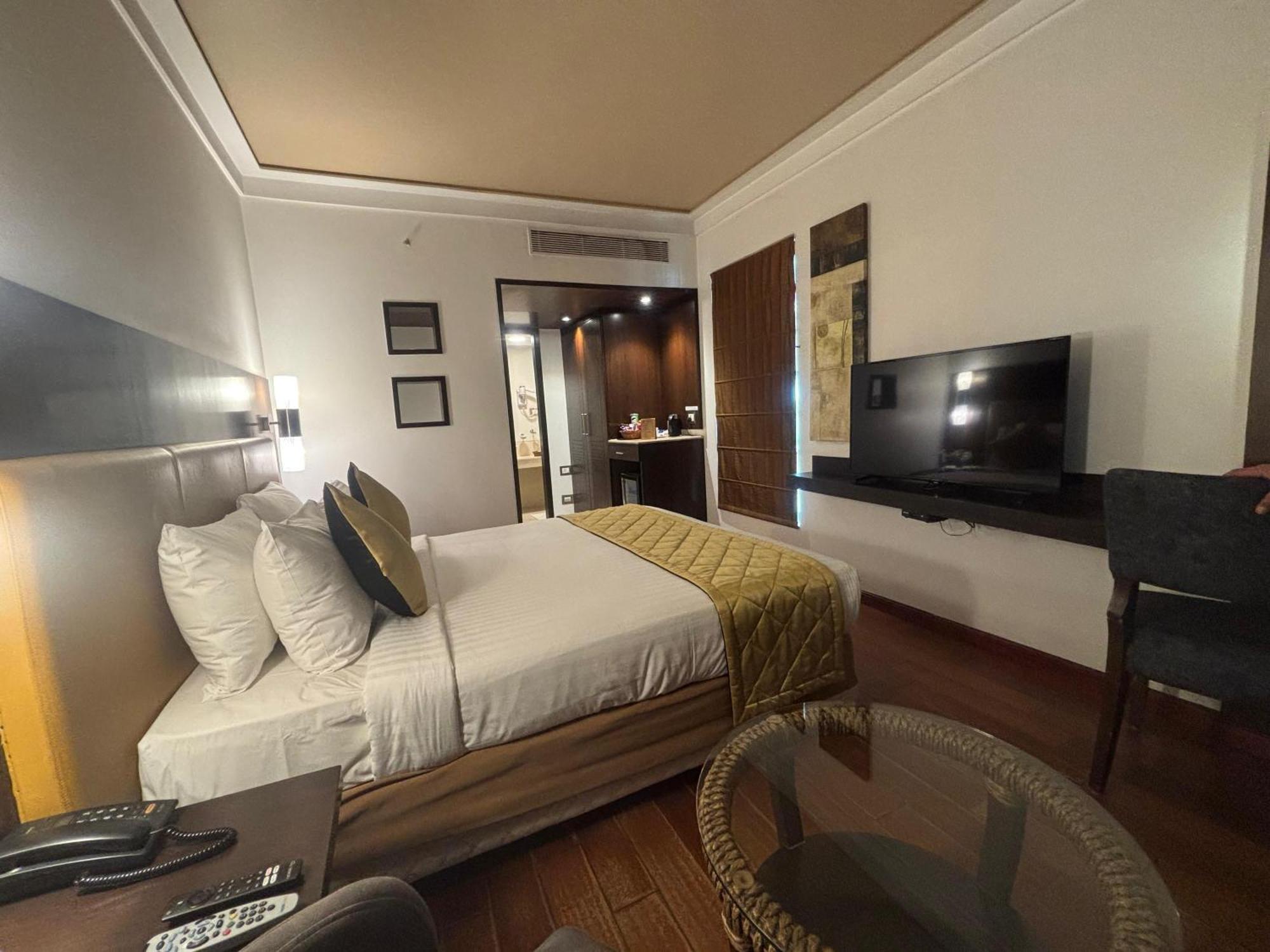 Iris The Business Hotel Bangalore Eksteriør billede